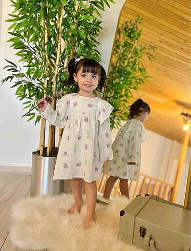 Zara Müslin kumaş çiçek desenli kız çocuk elbise