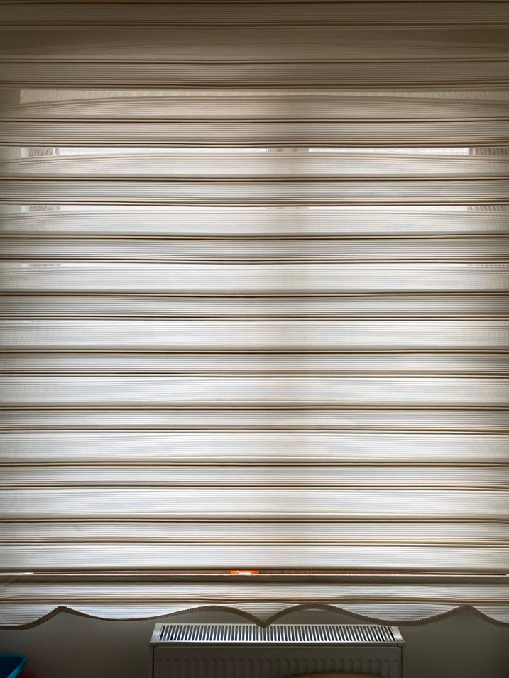 Gold Çizgili Stor Perde - Görsel 3