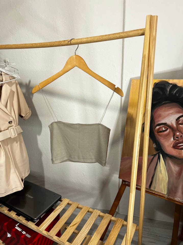 Bej Askılı Kısa Bluz - Görsel 2