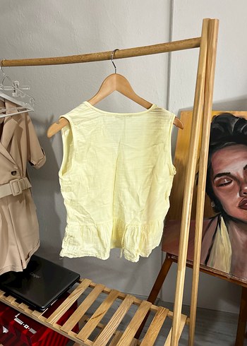 Sarı Kolsuz Fırfırlı Keten Bluz - Görsel 3