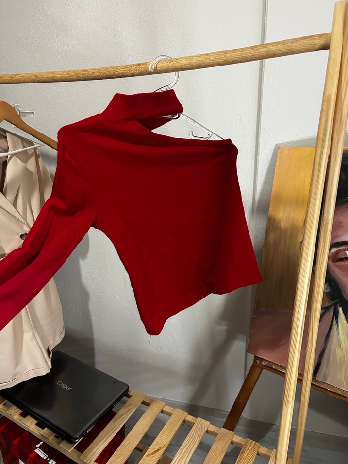 Kırmızı Yarım Boğazlı Kadın Süet Kazak - Görsel 2