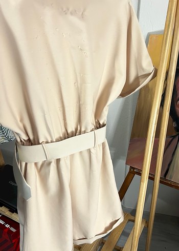 Bej Kemerli Kadın Mini Tulum - Görsel 4