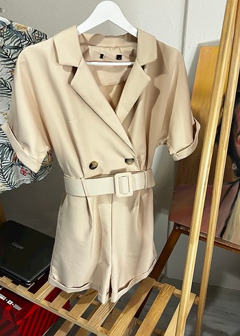 Bej Kemerli Kadın Mini Tulum - Görsel 2