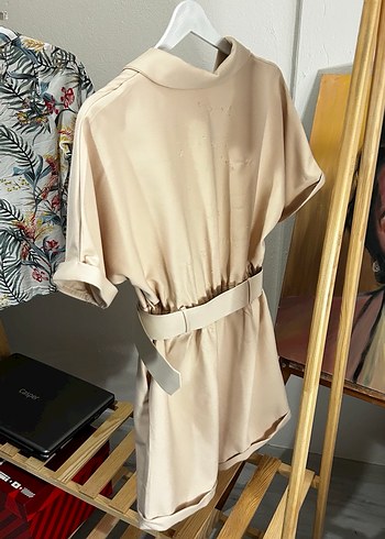 Bej Kemerli Kadın Mini Tulum - Görsel 3