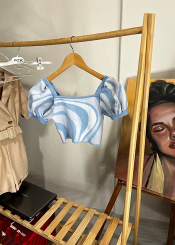 Mavi Piliseli Kısa Bağlama Desenli Bluz - Görsel 2