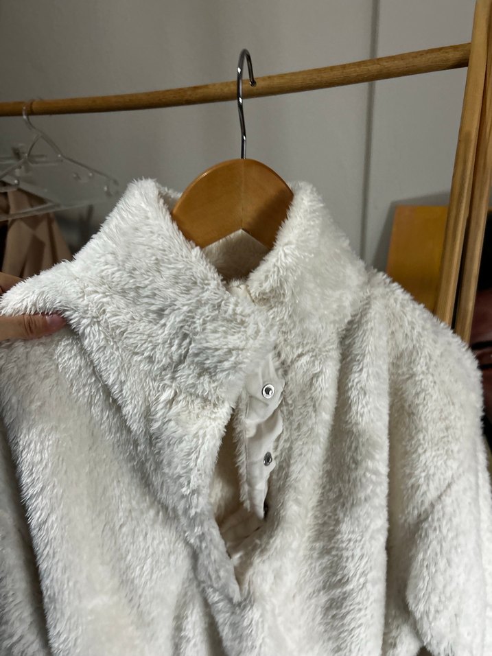 Beyaz Yüksek Yakalı Kadın Sweat - Görsel 5