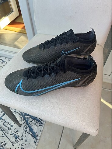 44 Beden Nike çivili krampon