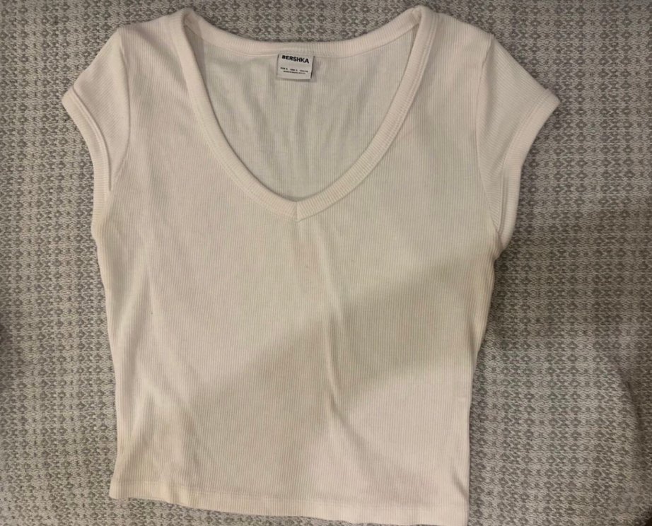 Bershka Siyah ve Beyaz 2li V Yaka Tişört — görsel 2/3