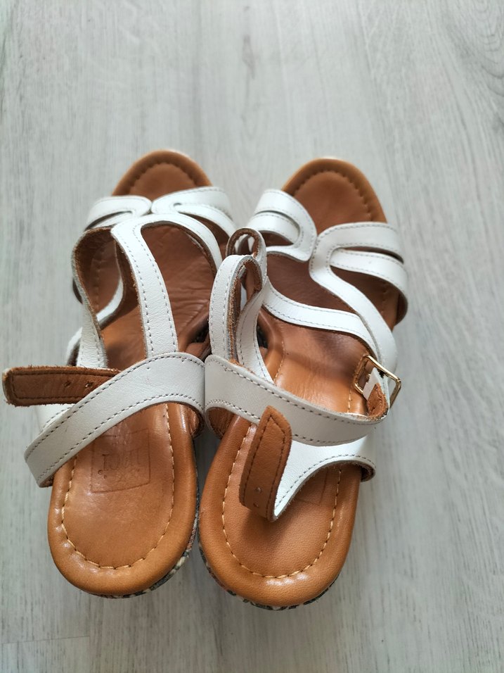 İNCİ Beyaz Desenli Dolgu Topuklu Kadın Sandalet - Görsel 5