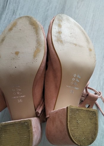 Püsküllü Pembe Süet Kadın Blok Topuklu Sandalet - Görsel 11