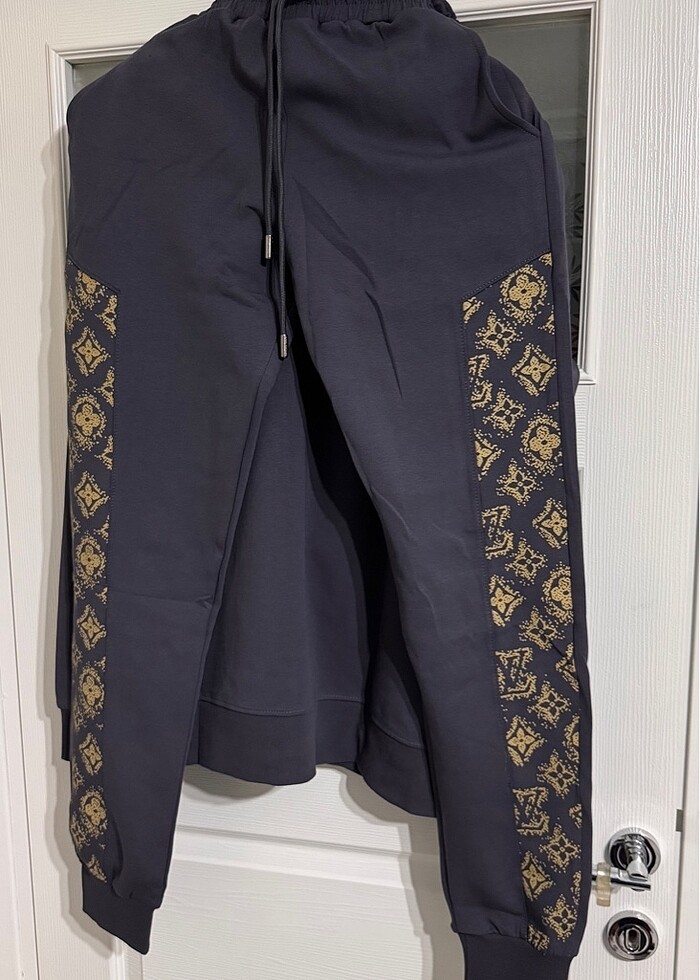 Louis Vuitton Eşofman Takımı - Görsel 3