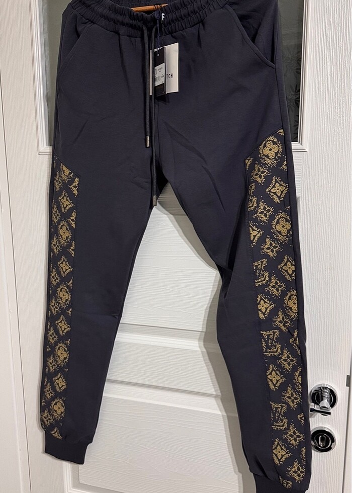 Louis Vuitton Eşofman Takımı - Görsel 4