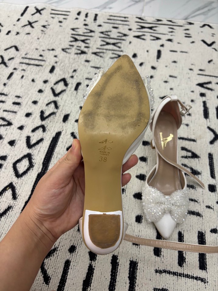 Beyaz Fiyonklu Stiletto Topuklu Kadın Ayakkabı - Görsel 3