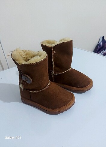 UGG YENI KIZ BEBEK BOT