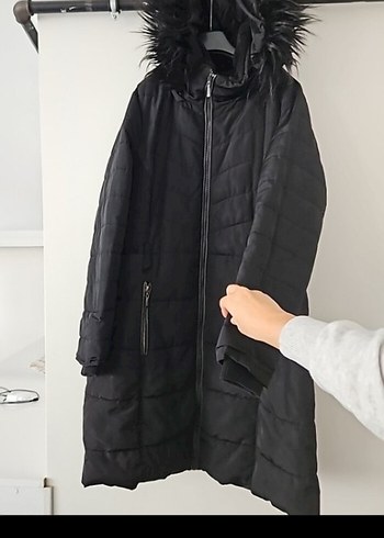 Kürk Detaylı Siyah Kadın Uzun Kışlık Mont - Görsel 6