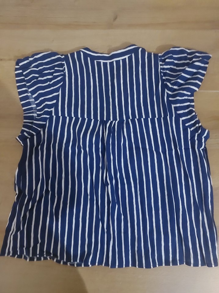 Zara Marka Düğmeli V Yaka Kısa Kollu Mavi Çizgili Gömlek - Görsel 3