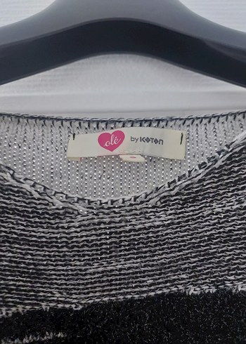 Koton Marka Gri Örgü Kafatası Desenli Kadın Kazak - Görsel 2