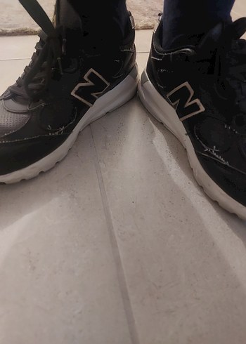New Balance 109 Marka Siyah Bağcıklı Kadın Spor Ayakkabı - Görsel 5