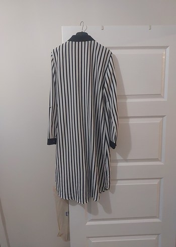 Defacto Marka 38 Beden Kadın Siyah-Beyaz Çizgili Uzun Gömlek - Görsel 4