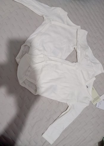 H&M Marka Uzun Kollu Beyaz Bebek Body (4-6 ay) - Görsel 2