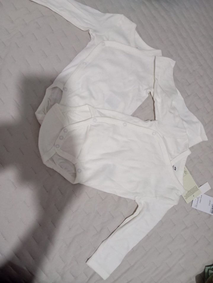 H&M Marka Uzun Kollu Beyaz Bebek Body (4-6 ay) - Görsel 2