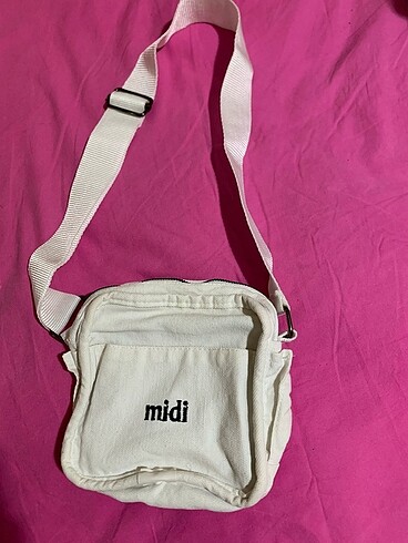 Midi beyaz çanta