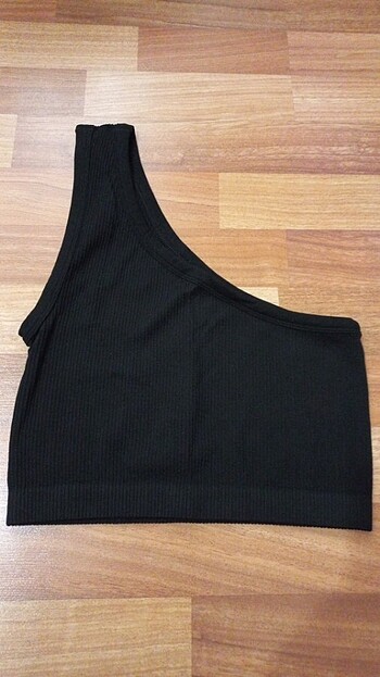 Zara Tek omuz crop 