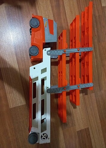 Hotwheels 50 araclik otopark kamyon 