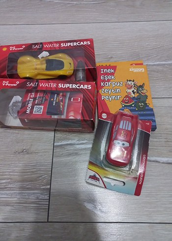 Kırmızı Oyuncak Araba - Görsel 2