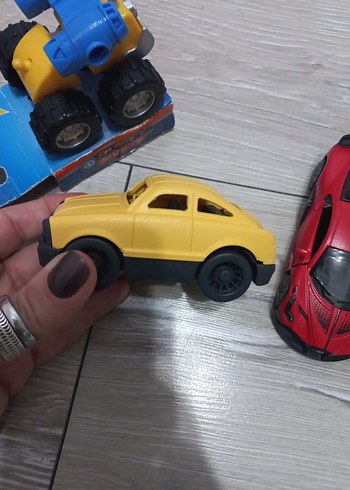 Renkli Oyuncak Arabalar Seti - Görsel 3