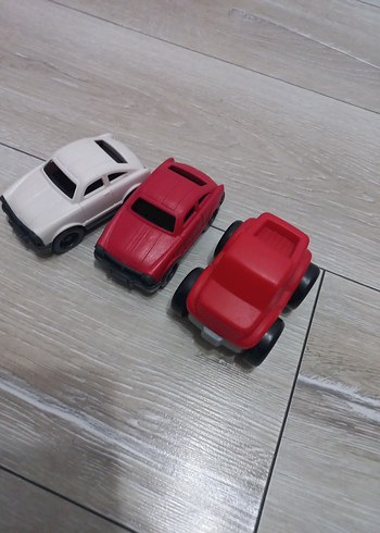 Kırmızı ve Beyaz Oyuncak Arabalar Seti - Görsel 4