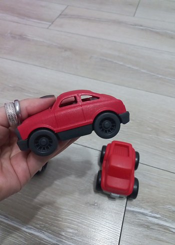 Kırmızı ve Beyaz Oyuncak Arabalar Seti - Görsel 3