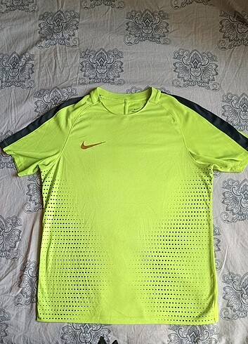 Nike sporcu t-shirt 