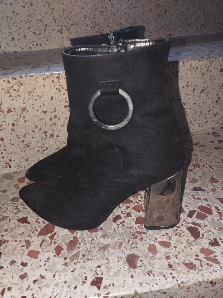 Siyah Süet Tokalı Kadın Bot - Görsel 3