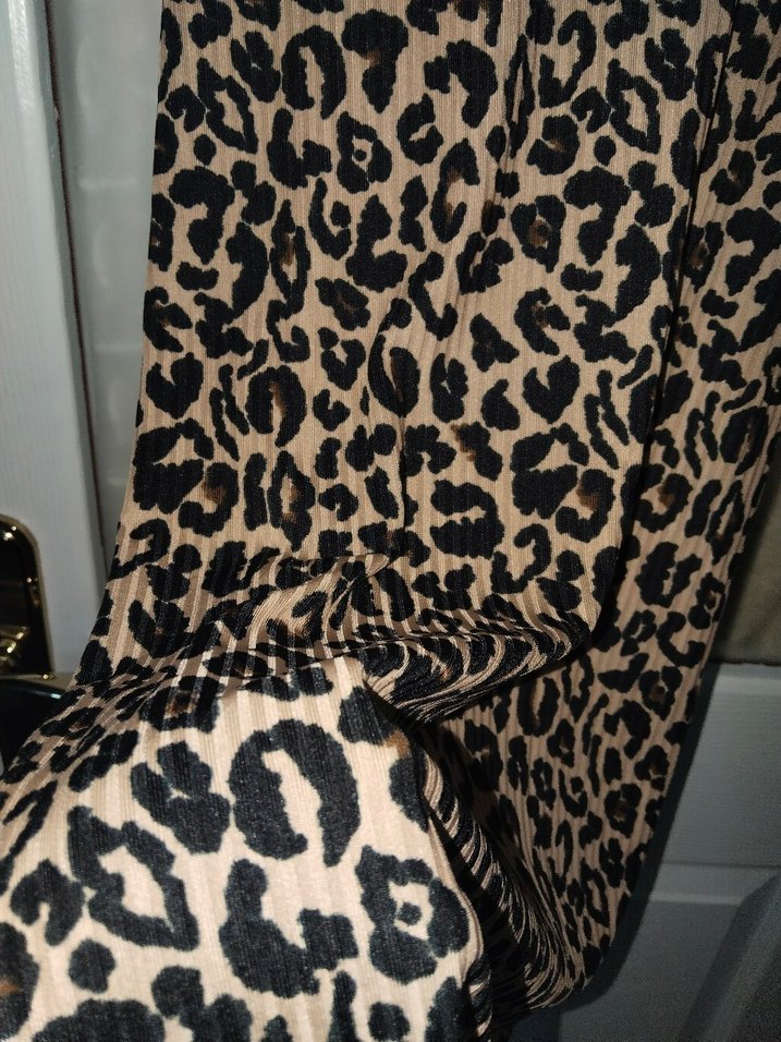 Leopar Desenli V Yakalı Uzun Elbise - Görsel 3