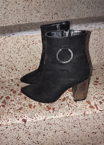 Siyah Süet Tokalı Blok Topuklu Kadın Bot - Görsel 2