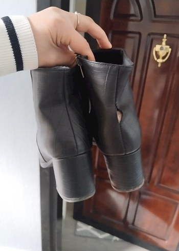 Gri Deri Kadın Topuklu Bot - Görsel 3