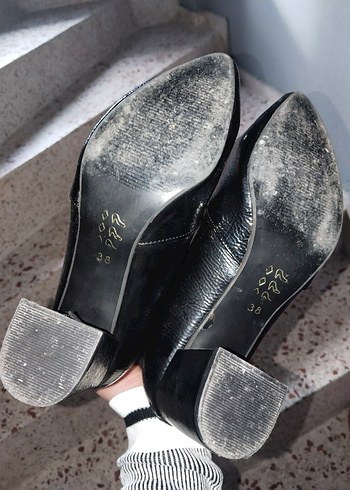 Parlak Siyah Yılan Desenli Kadın Deri Bot - Görsel 4