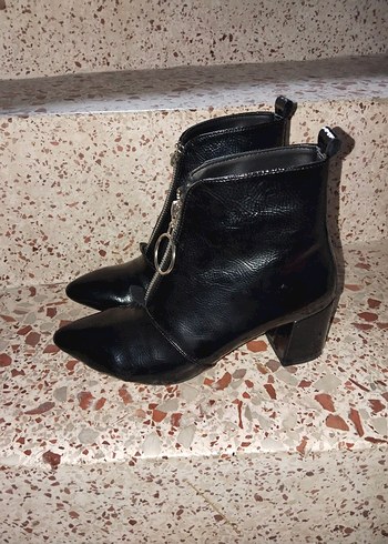 Parlak Siyah Yılan Desenli Kadın Deri Bot - Görsel 2