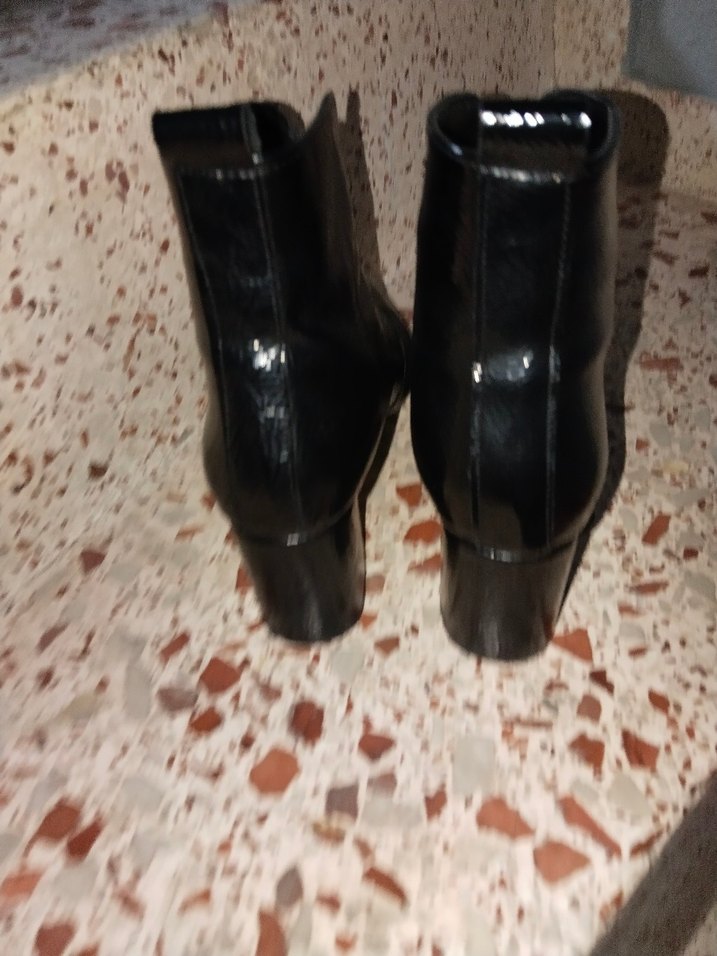 Parlak Siyah Yılan Desenli Kadın Deri Bot - Görsel 3