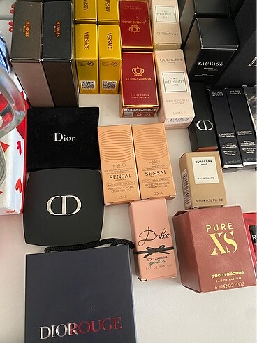 Dior parfüm ve makyaj malzemeleri