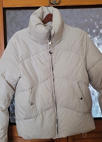 Beyaz şişme mont
