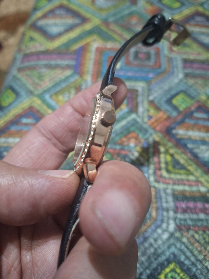 Siyah Kayışlı taşlı Kadın Kol Saati - Görsel 3