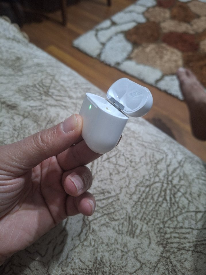 airpods 4. nesil Şarj Kutusu - Görsel 4