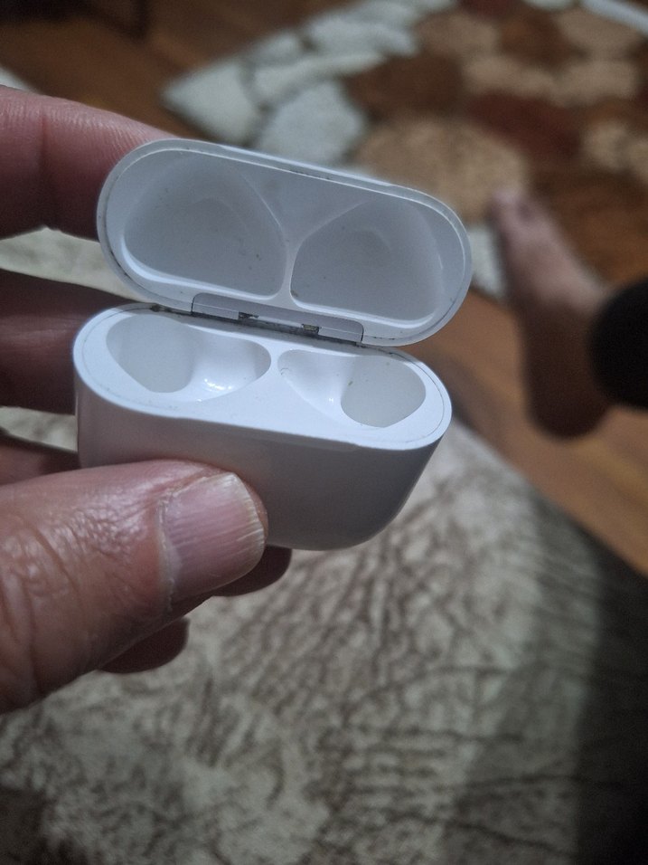 airpods 4. nesil Şarj Kutusu - Görsel 3
