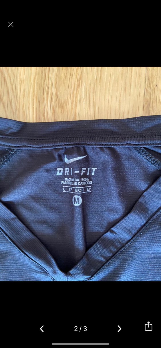 Siyah V Yaka Kısa Kollu Kadın Tişört - Görsel 2