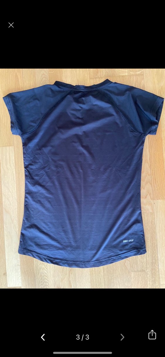 Siyah V Yaka Kısa Kollu Kadın Tişört - Görsel 3