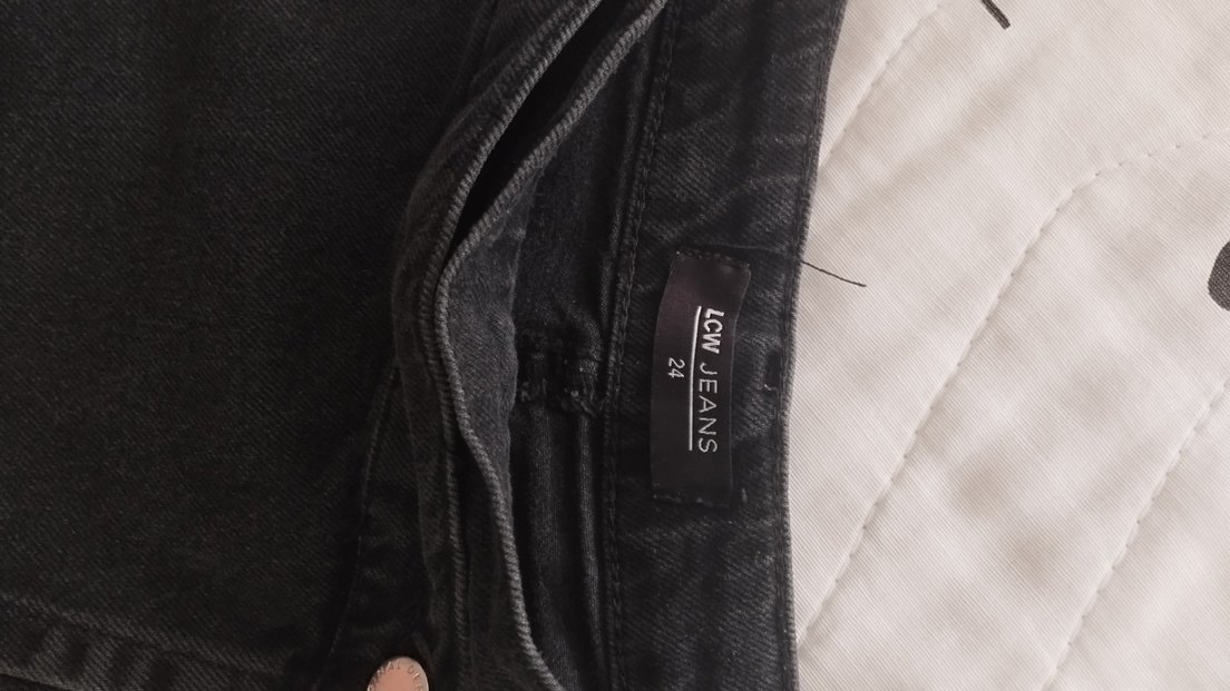 Düğmeli Siyah Mini Kot Şort - Görsel 3