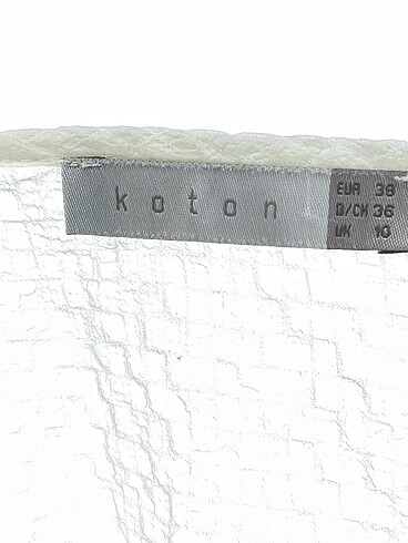 38 Beden beyaz Renk Koton Bluz %70 İndirimli.