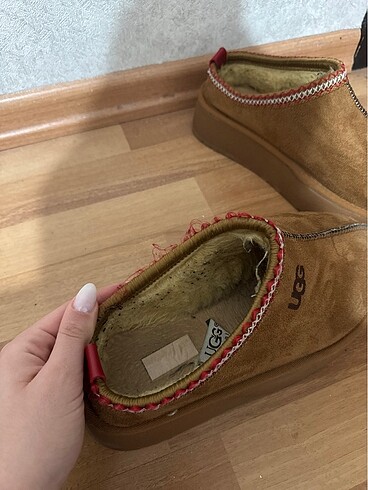 Ugg Ugg terlik